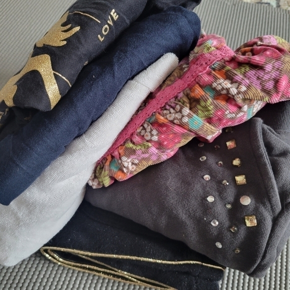 Mystery box of girls clothes - Picture 2 of 2